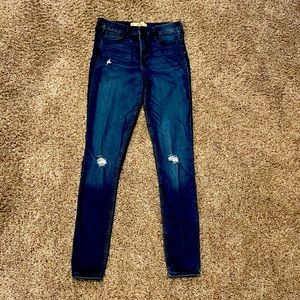 Hollister 9 long super skinny high rise distressed medium blue.  Like new!